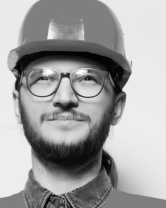 studio-portrait-young-smiling-construction